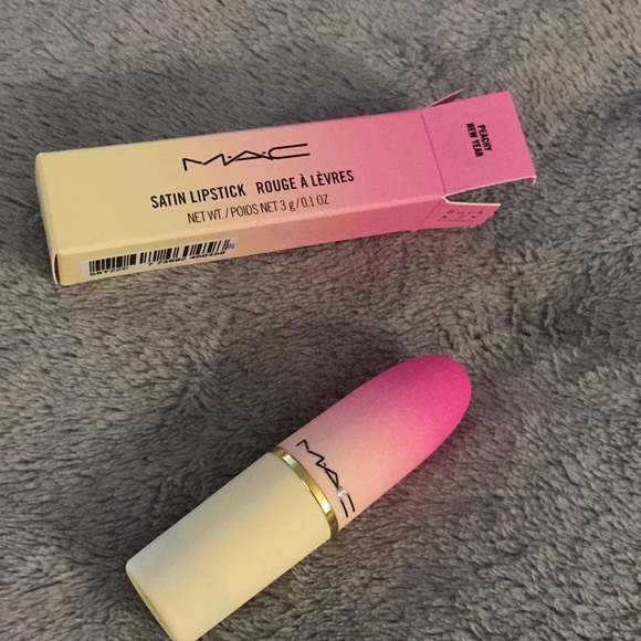 BNIB MAC PEACHY NEW YEAR LIPSTICK LUNAR NEW YEAR - Picture 2 of 3